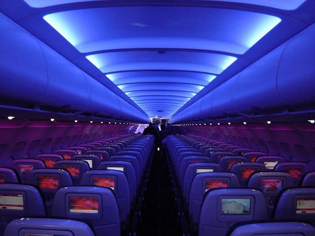 [800px-Virgin_America_A320_cabin[7].jpg]