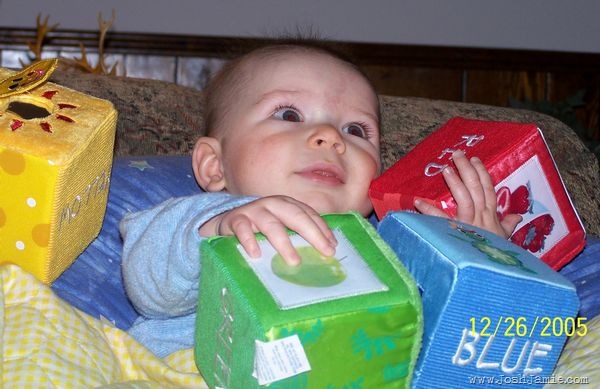 [2005_December_Playing_With_Gifts5[17].jpg]