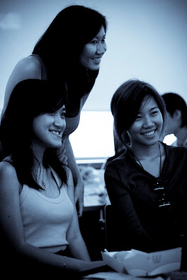 This is a gorgeous picture of the three lovely ladies, who are soon to star in their own movie. Kelli, <a href='http://xiuching.blogspot.com/' rel='external ' title=''>Amy</a> and <a href='http://narymama.com' rel='external ' title=''>Nadia</a>. Hehehe scroll on down to see what I'm talking about.