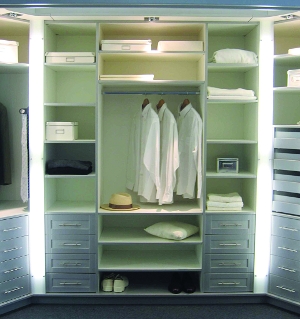 Dressing contemporain blanc et aluminium brossé