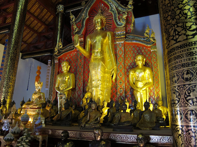 Inside Wat Chedi Luang