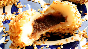Sesame mochi