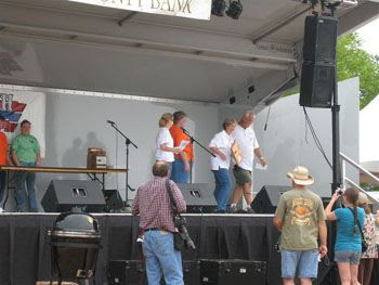 Sam &amp; Diane w/Just Fer Fun Cooking Team receiving award – Cartersville, Ga June 2007