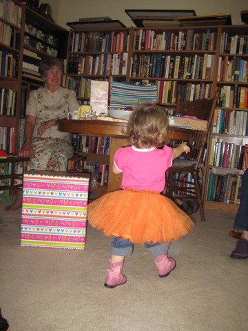 [Oct 17 2010 Karina's Second Birthday B 020[3].jpg]