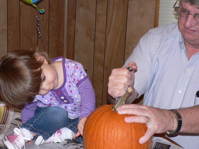 [Oct 26 2010 pumpkin a 016[3].jpg]