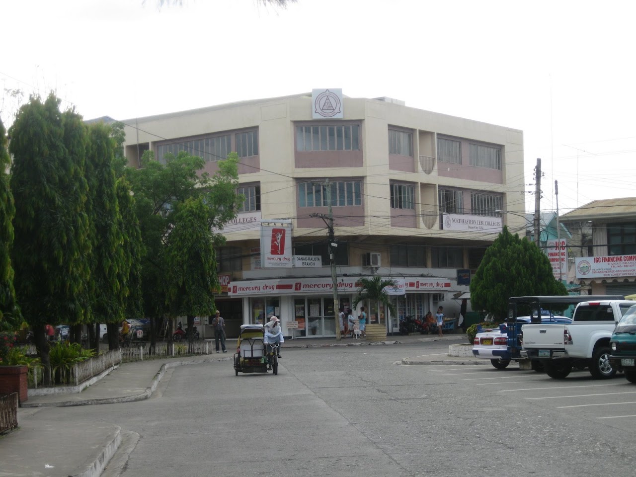 [Danao-City-Hall-and-Plaza-15.JPG]