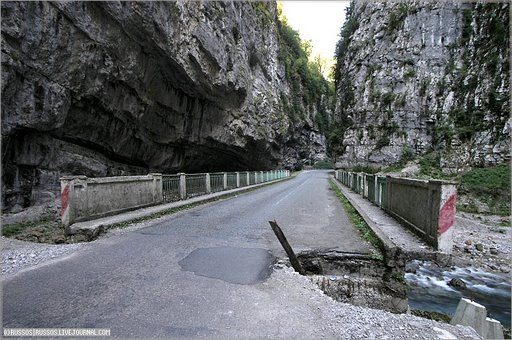 [dangerous roads to death (6).jpg]