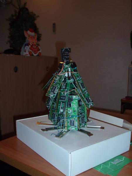 [funny-creative-christmas-tree (22).jpg]
