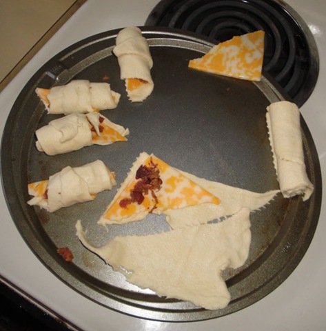 [Friday-Crescent-Rolls-01[10].jpg]