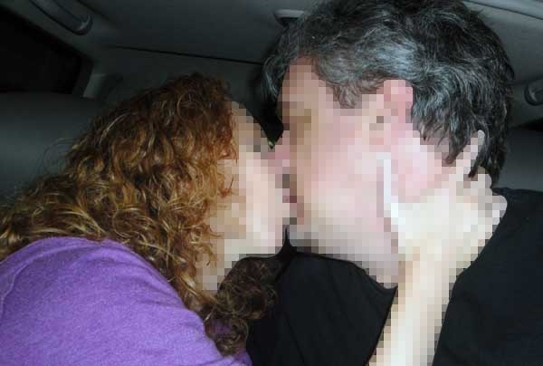 [Kissing-In-Car[4].jpg]