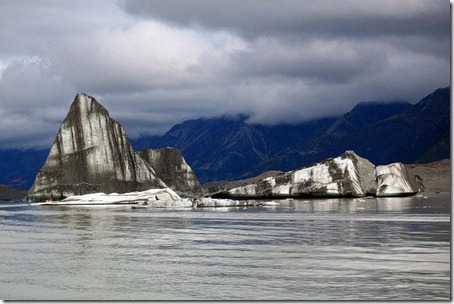 Striped Icebergs - Amazing Nature Photos (1)