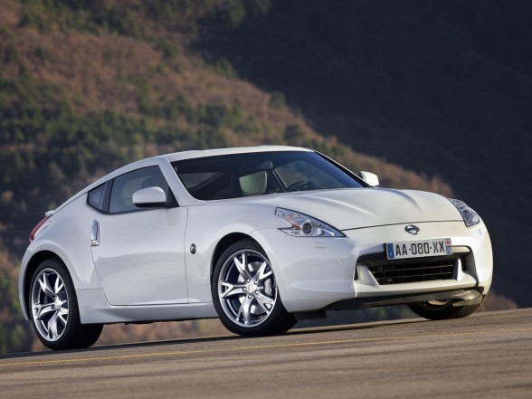 [2011-Nissan-370Z-Coupe-Front[3].jpg]