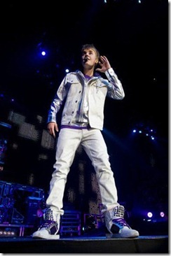 Justin-Bieber-performs-live-at-the-02-Arena-on-March-14-2011-in-London-England-justin-bieber