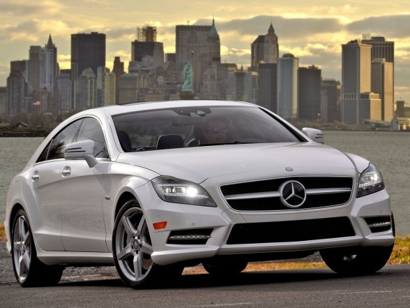 [2012-Mercedes-Benz-CLS550-Front-View[3].jpg]