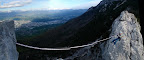 Panoramique de la Tyrolienne. Evidement la corde n'est en r&eacute;lit&eacute; pas coup&eacute;e!
