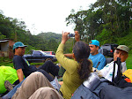 SS852389.JPG - No transporte até o início da trilha para o Itaguaré