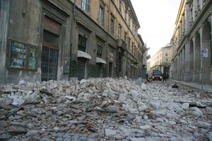 L'Aquila'da deprem felaketi 2 (italyam.com) L'Aquila'da deprem felaketi 2 (italyam.com)