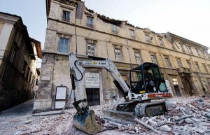 L'Aquila'da deprem felaketi 3 (italyam.com) L'Aquila'da deprem felaketi 3 (italyam.com)