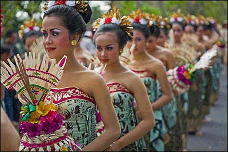 bali_art_festival_03.gif
