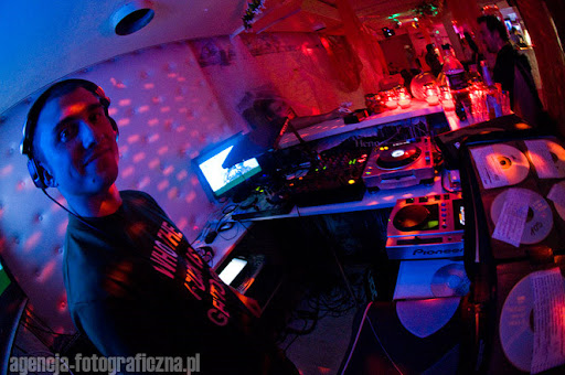 Поделюсь таки прекрасным, не все же в одно рыло кушать %)