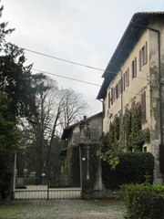 205 (480x640)