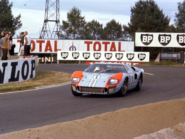 [1966_Ford_GT40MarkII19[1].jpg]
