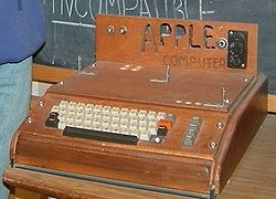 [250px-Apple_I[10].jpg]