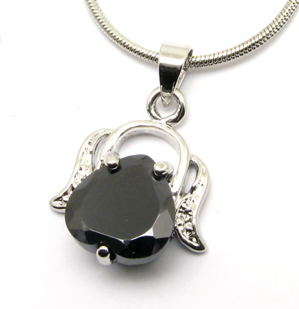 charm-heart-pendant-necklaces-10003431.jpg