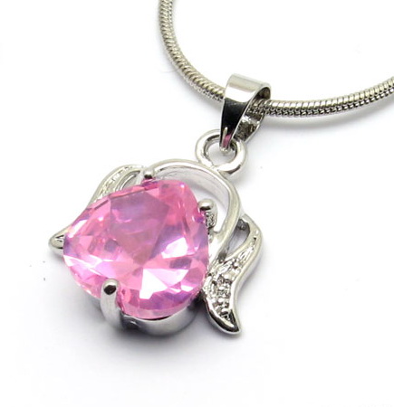 charm-heart-pendant-necklaces-10003432.jpg