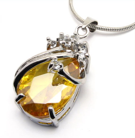 heart-of-Ocean-Necklace-10003698.jpg