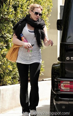 [HilaryDuff_NiceFun_14_941_003.jpg]