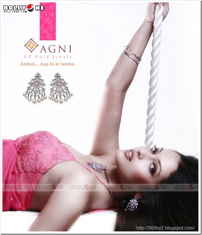 Riya Sen - the seductress HQ Agni Jewels Pictures