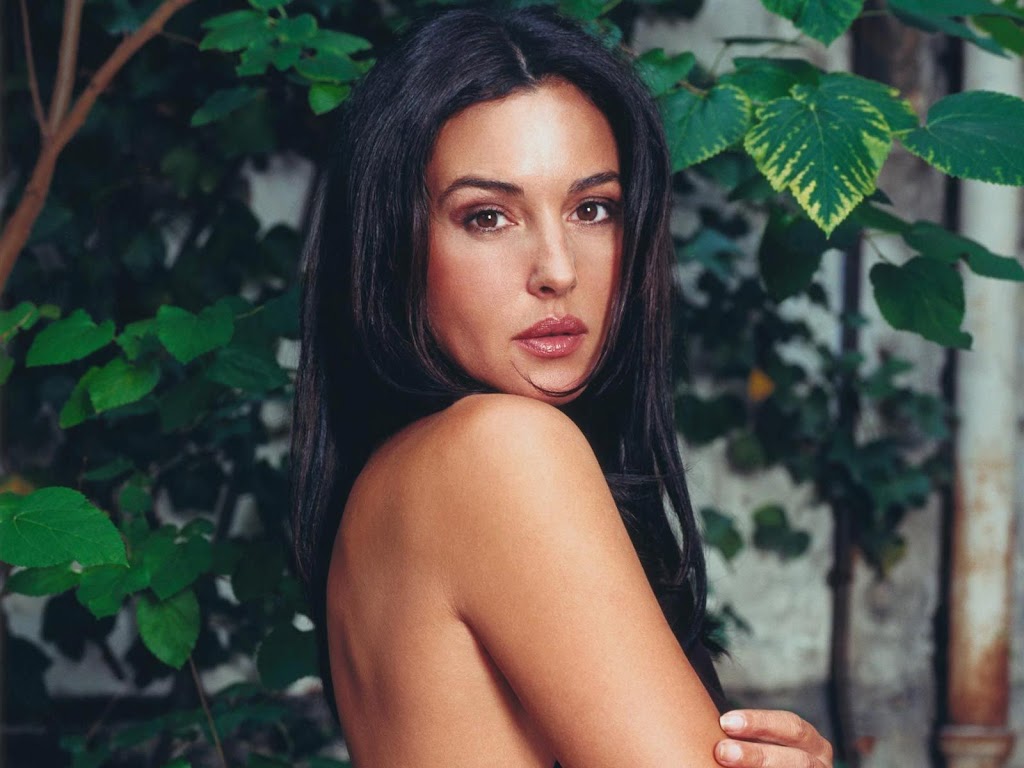 Hot and Sexy Monica Bellucci Wallpapers.jpg
