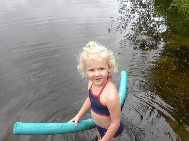 [Nevaeh swimming[5].jpg]