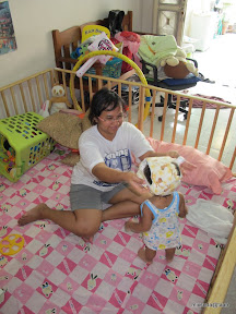 พู่กันเล่นน้ำกับพ่อ