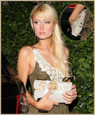 Hot Celebrities with their Stylish Designer Handbags