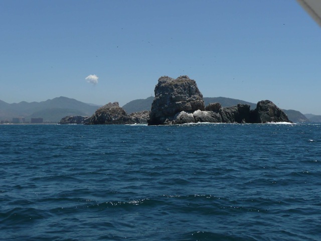 [Ixtapa Channel Out Rocks[3].jpg]