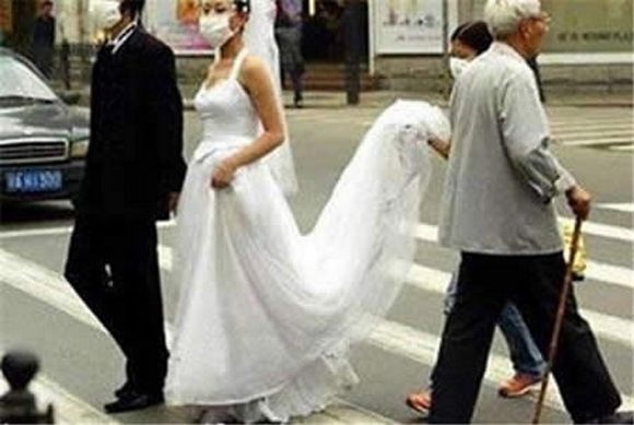 [funny-weddings-09[5].jpg]