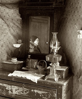 1935