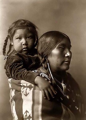 Crow-Indian-Mother-and-Child