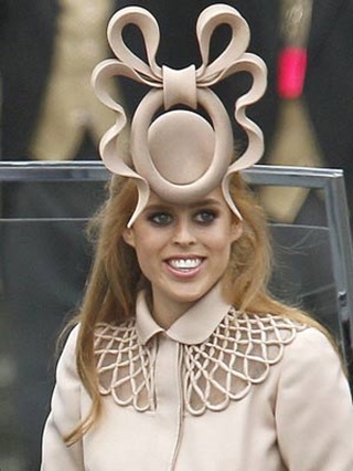 PRINCESS_BEATRICE_HAT