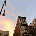 Immeuble dans Manhattan, New York, avec un ciel magnifique