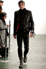 Moschino (1) Moschino (1)