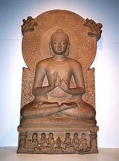 [300pxBuddha_in_Sarnath_Museum_Dhamma.jpg]