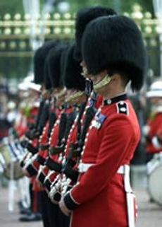 [Londra_cambio_guardia[5].jpg]