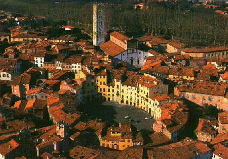 [Lucca_Anfiteatro[4].gif]