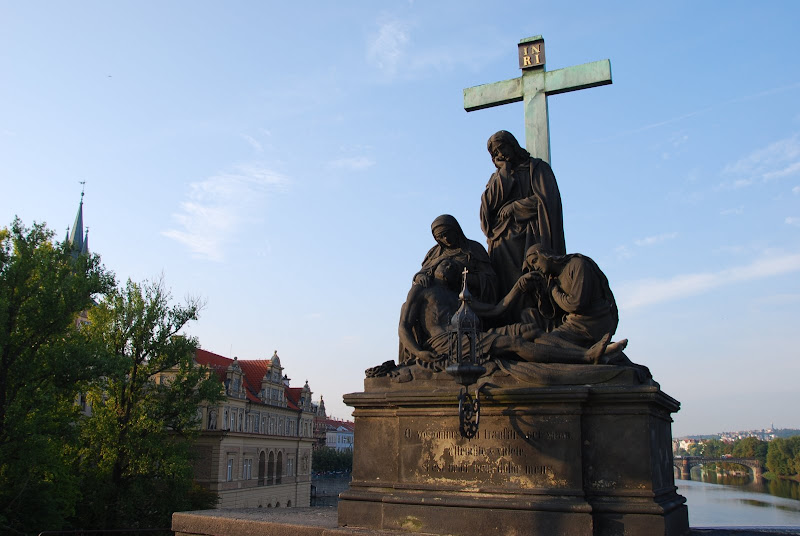 另一尊查理士大橋上的雕像。