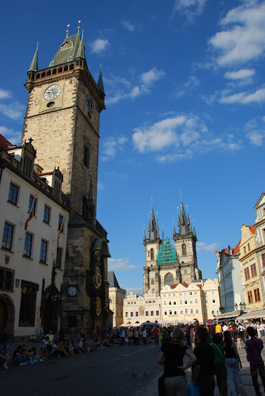 午後的布拉格舊城廣場。