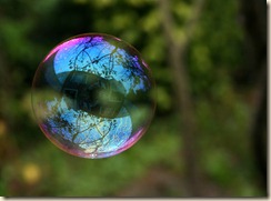 Reflection_in_a_soap_bubble_edit