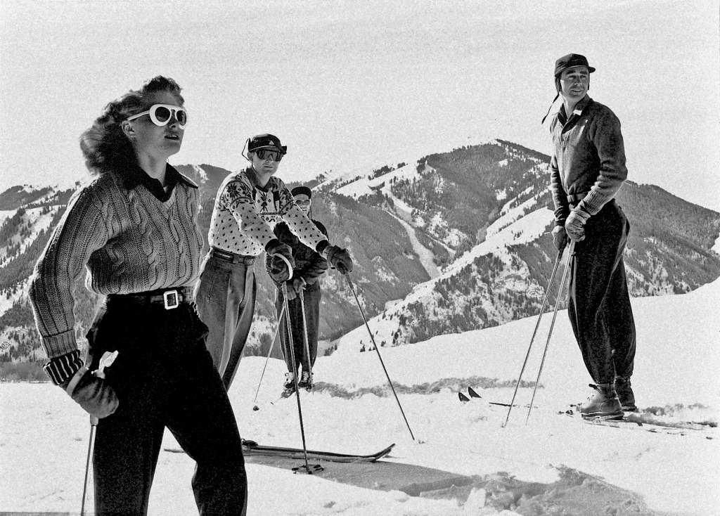 [BW-2-4-skiers[11].jpg]